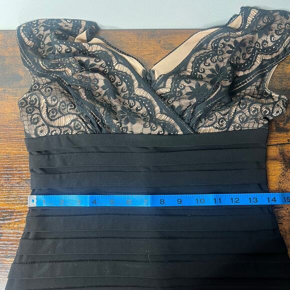 Adrianna Papell Black Lace Dress Shutter Pleated Women's 8 V-Neck Cap Sleeve - Picture 10 of 12